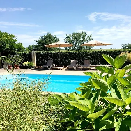 Chateau Les Bardons * La Pacaudiere