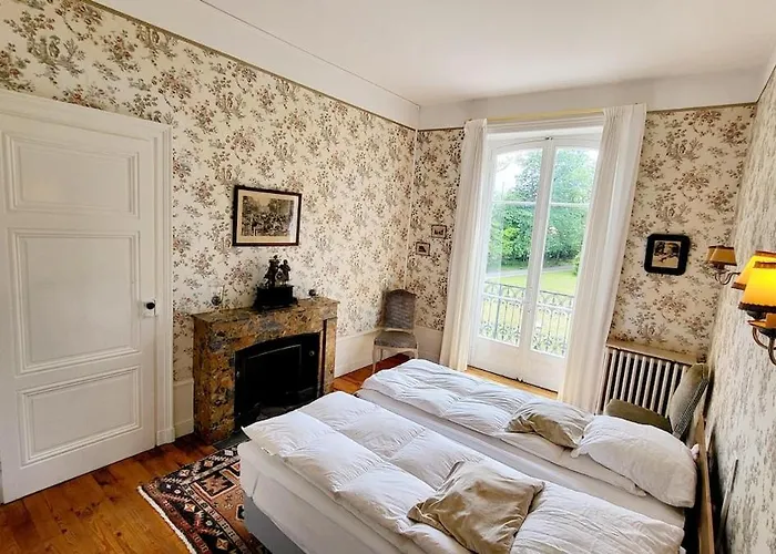 Chateau Les Bardons Villa *